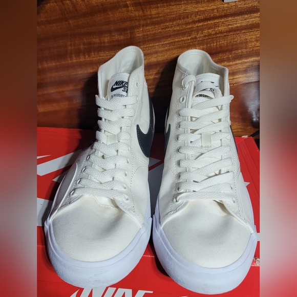 Nike Blazer - Picture 3 of 4